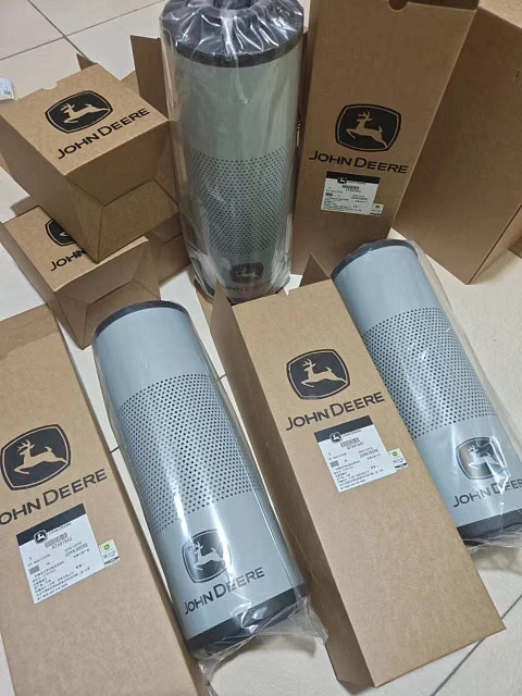 Поставили фильтры John Deere